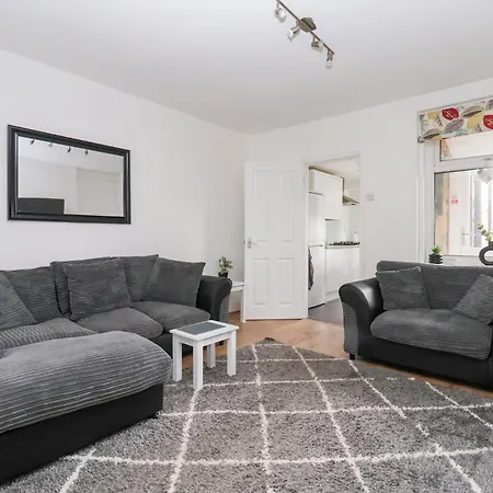 Holiday home 3 Glendowne Terrace *